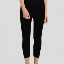 Stretch Garments Black 3/4-Length Adults Athletic Fit Leggings With Pockets