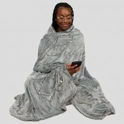 Hangzhou Youjiamin Trading Co. (Pre-order) Constellations Glow-in-the-Dark Blanket